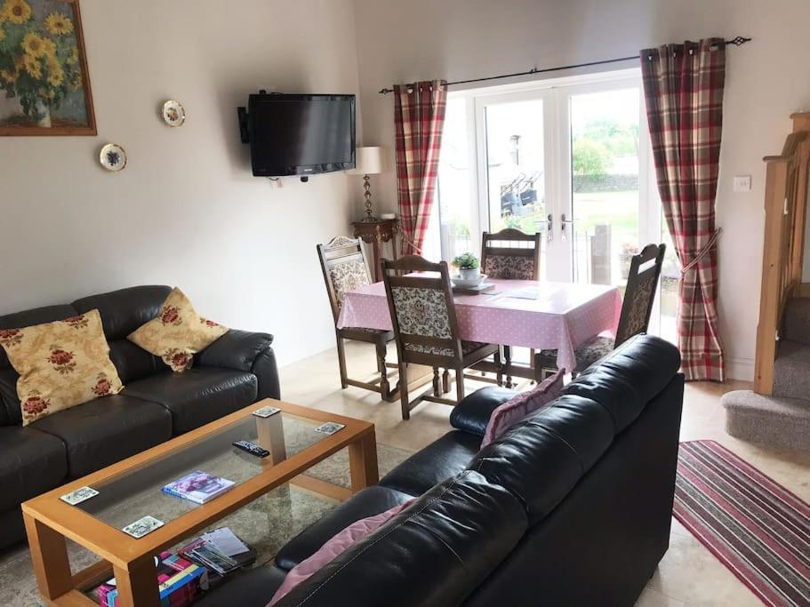 Kenns Farm - 2 Beautiful Barns Villa Carterton Bagian luar foto