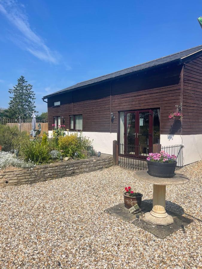 Kenns Farm - 2 Beautiful Barns Villa Carterton Bagian luar foto