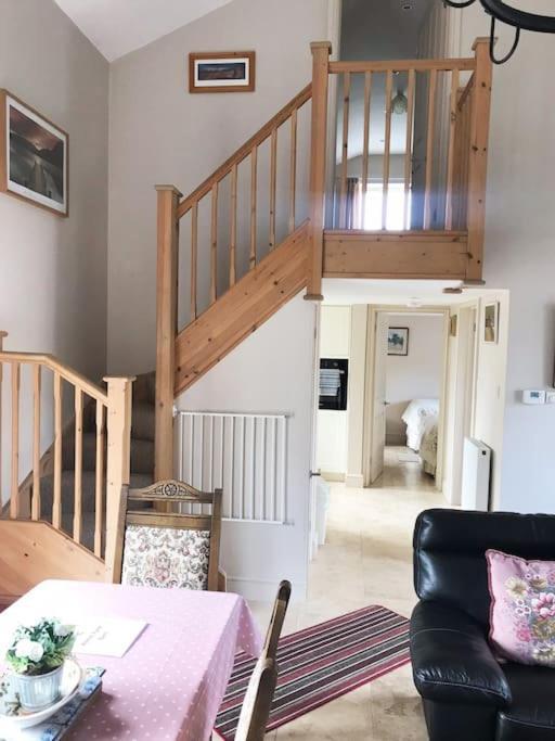 Kenns Farm - 2 Beautiful Barns Villa Carterton Bagian luar foto