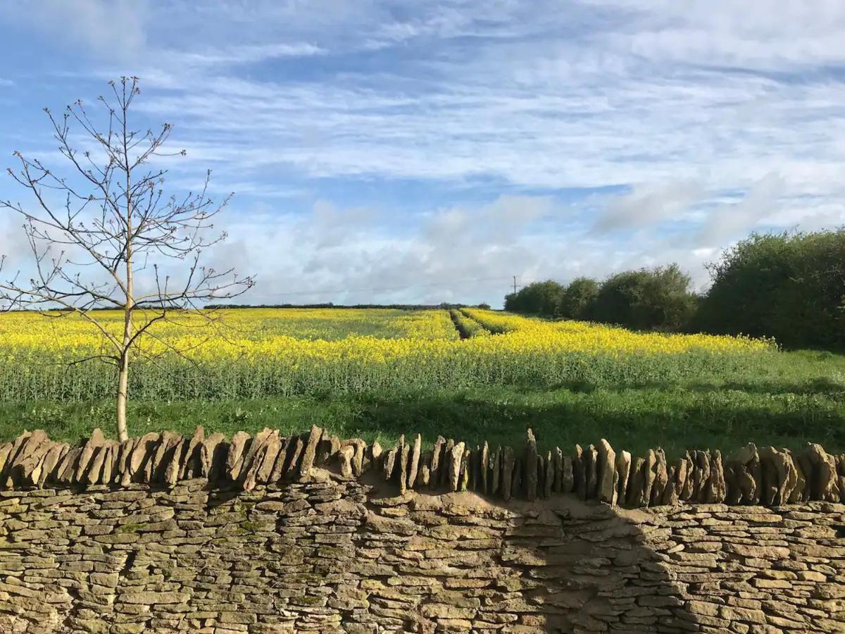 Kenns Farm - 2 Beautiful Barns Villa Carterton Bagian luar foto